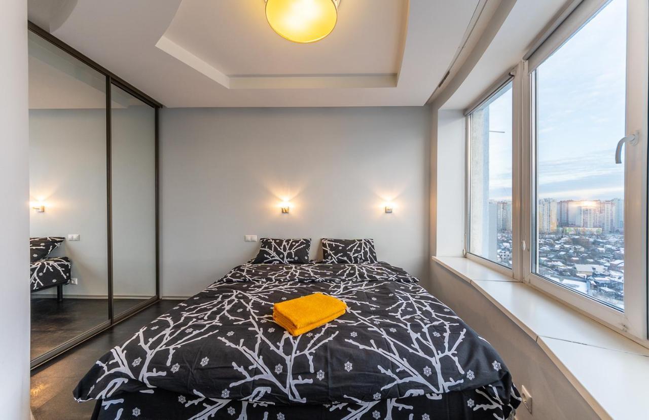 Luxury Apartment, Dniprovska Embankment26, Sokorki Kiev Exterior foto